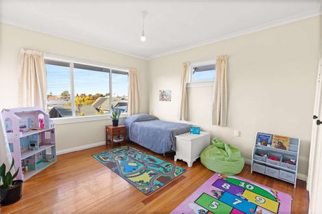 Photo of property in 33 Great North Road, Saint Johns Hill, Whanganui, 4501