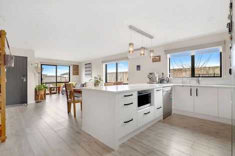 Photo of property in 76 Accolage Boulevard, Kumeu, 0810