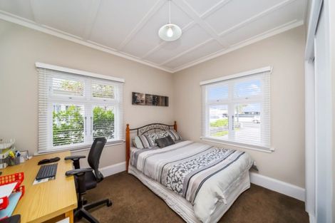 Photo of property in 30 Wallace Place, Westown, New Plymouth, 4310