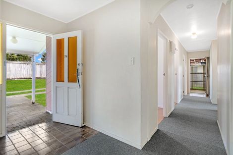 Photo of property in 70 Sandspit Road, Waiuku, 2123