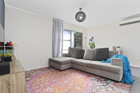 Photo of property in 2/17 Islington Avenue, New Lynn, Auckland, 0600