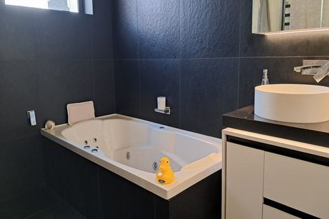 Photo of property in 4/85 Bomb Point Drive, Hobsonville, Auckland, 0616