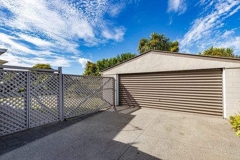 Photo of property in 32 Hillcrest Place, Avonhead, Christchurch, 8042