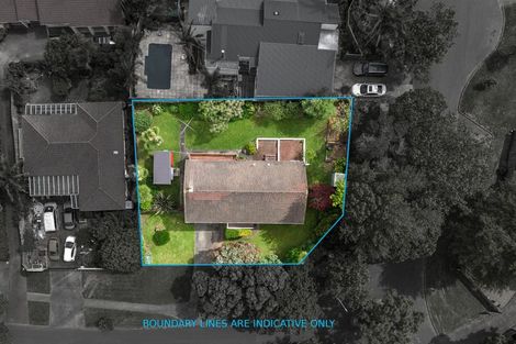 Photo of property in 70 Kurnell Drive, Botany Downs, Auckland, 2010