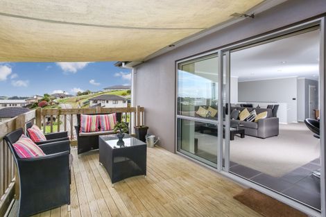 Photo of property in 36 Cape Vista Crescent, Pukekohe, 2120