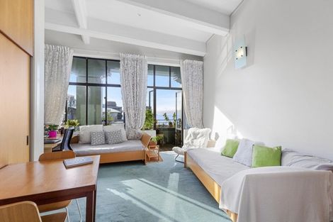 Photo of property in Dominion Apartments, 25/80 Victoria Street, Wellington Central, Wellington, 6011