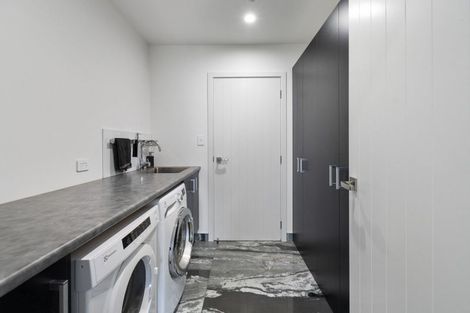 Photo of property in 172 Hendersons Line, Kelvin Grove, Palmerston North, 4470