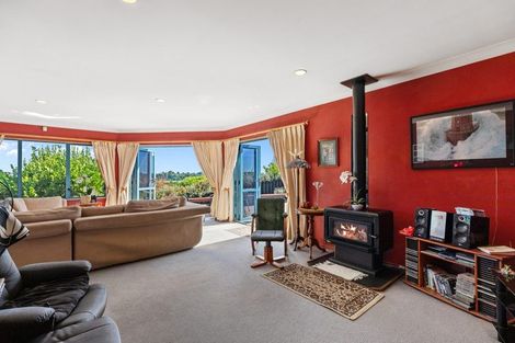 Photo of property in 18 Lorrigan Way, Welcome Bay, Tauranga, 3112