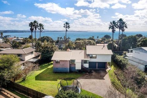 Photo of property in 2 Litchfield Place, Clarks Beach, 2122