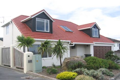 Photo of property in 15a Signallers Grove, Strathmore Park, Wellington, 6022