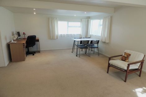 Photo of property in 18 Lavelle Road, Henderson, Auckland, 0612
