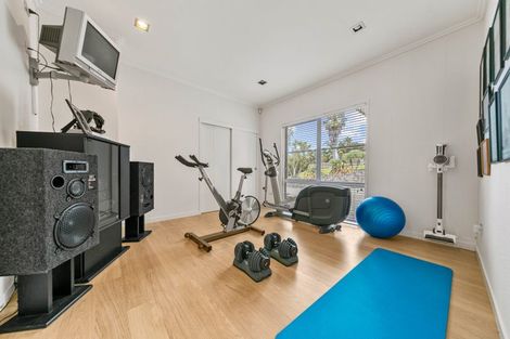 Photo of property in 7 Burgundy Park Avenue, Henderson, Auckland, 0612