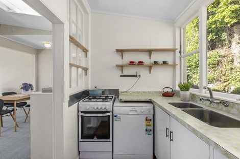 Photo of property in 135 Marine Parade, Seatoun, Wellington, 6022