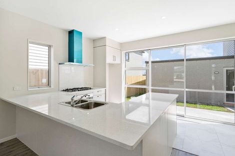 Photo of property in 20a Hollowout Street, Takanini, 2112