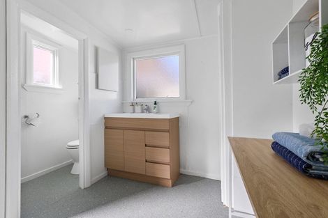 Photo of property in 74 Barton Street, Woolston, Christchurch, 8023