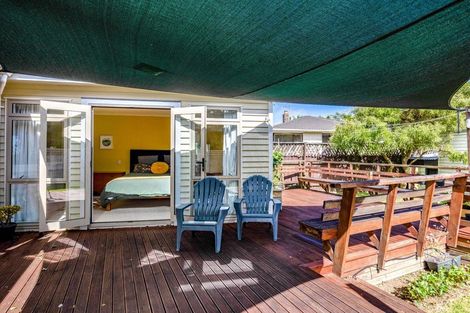 Photo of property in 39 Turakina Street, Merrilands, New Plymouth, 4312