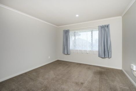Photo of property in 6 Ron Place, Fitzherbert, Palmerston North, 4410