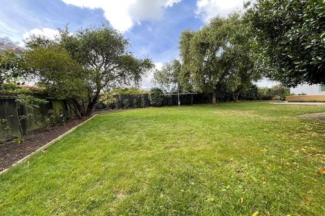 Photo of property in Peninsula Primary School, 61 Wharf Road, Te Atatu Peninsula, Auckland, 0610