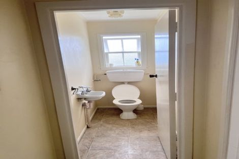 Photo of property in 54 Redlands Grove, Swanson, Auckland, 0612