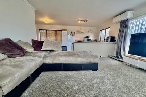 Photo of property in 41 Vera Road, Te Atatu South, Auckland, 0610