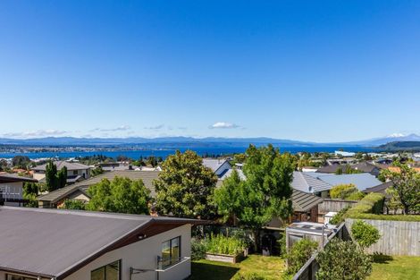 Photo of property in 9 Carpentras Way, Nukuhau, Taupo, 3330