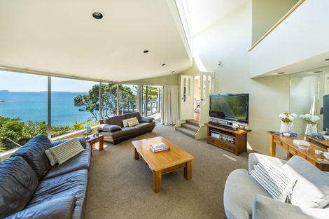 Photo of property in 7 Bournemouth Terrace, Murrays Bay, Auckland, 0630