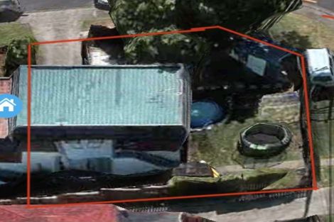 Photo of property in 1/2 Kemp Road, Massey, Auckland, 0614