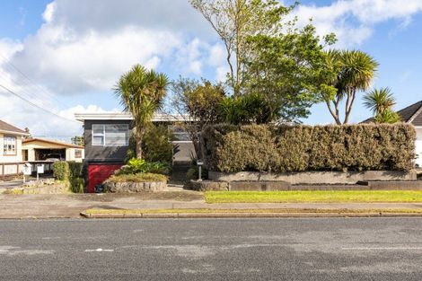 Photo of property in 126 Seaview Road, Westown, New Plymouth, 4310