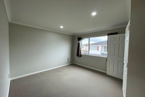 Photo of property in 32 Kaseng Place, East Tamaki Heights, Auckland, 2016