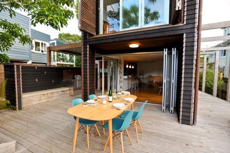 Photo of property in 33 Hastings Parade, Devonport, Auckland, 0624