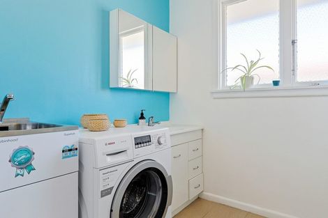 Photo of property in 2/79 Hills Road, Edgeware, Christchurch, 8013