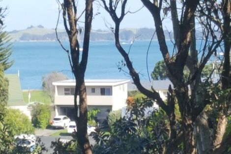 Photo of property in 18 Rewa Place, Russell, 0202