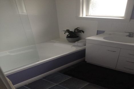 Photo of property in 13 Bateman Avenue, Bryndwr, Christchurch, 8053