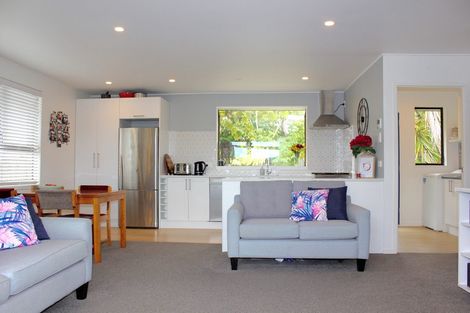 Photo of property in 99c Captain Scott Road, Glen Eden, Auckland, 0602