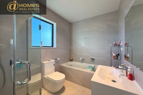 Photo of property in 12 Mamuku Drive, Massey, Auckland, 0614