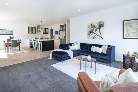 Photo of property in 63a Evelyn Road, Cockle Bay, Auckland, 2014