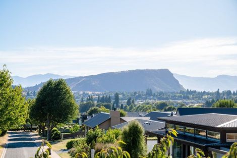 Photo of property in 32 Old Station Avenue, Wanaka, 9305