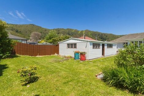 Photo of property in 15 Wilkie Crescent, Naenae, Lower Hutt, 5011
