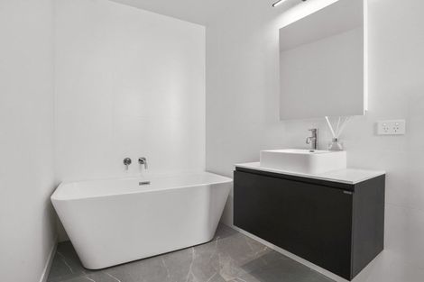 Photo of property in 9 Laguna Place, Matakatia, Whangaparaoa, 0930