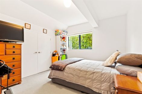 Photo of property in 48 Renata Crescent, Te Atatu Peninsula, Auckland, 0610