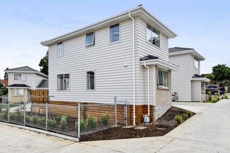 Photo of property in 11 Manatu Lane, Kelston, Auckland, 0602