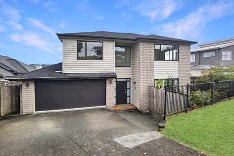 Photo of property in 19 Wye Oak Drive, Schnapper Rock, Auckland, 0632