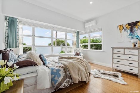 Photo of property in 1/92 East Coast Road, Milford, Auckland, 0620