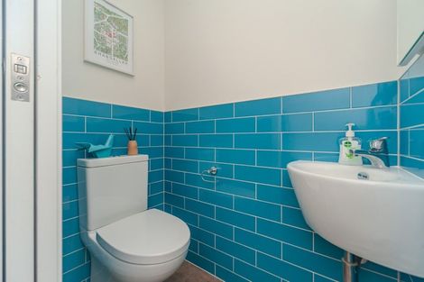 Photo of property in 25 Nicholson Road, Khandallah, Wellington, 6035