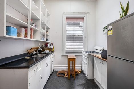 Photo of property in 10 Salisbury Terrace, Mount Cook, Wellington, 6021