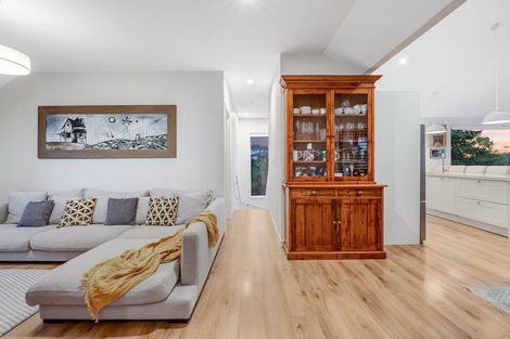 Photo of property in 6 Parkview Drive, Gulf Harbour, Whangaparaoa, 0930