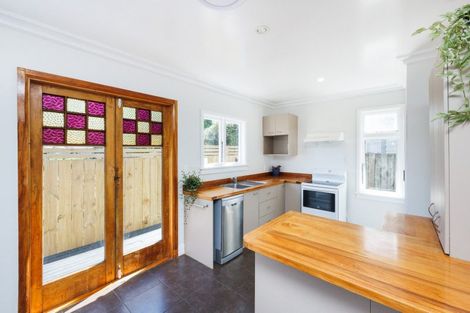 Photo of property in 296 Ruahine Street, Terrace End, Palmerston North, 4410