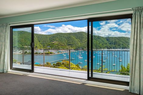 Photo of property in 324-328 Waikawa Road, Waikawa, Picton, 7220