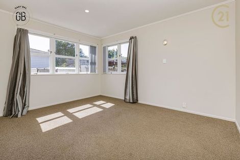 Photo of property in 6 Braeburn Place, Takanini, 2112