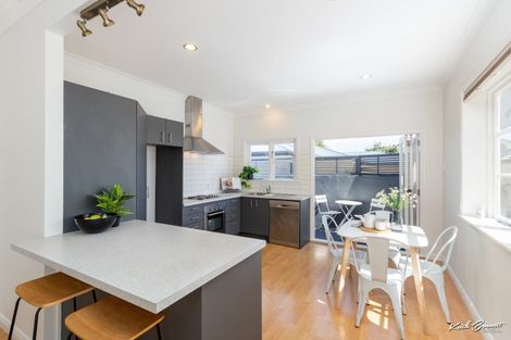 Photo of property in 33 Waiwhetu Road, Waiwhetu, Lower Hutt, 5010